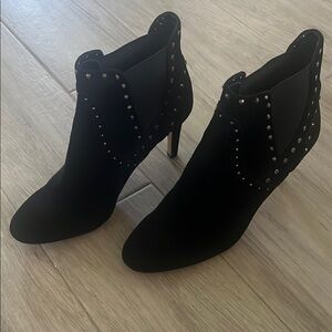 Black Studded Ankle Boots size 8 Vince Camuto